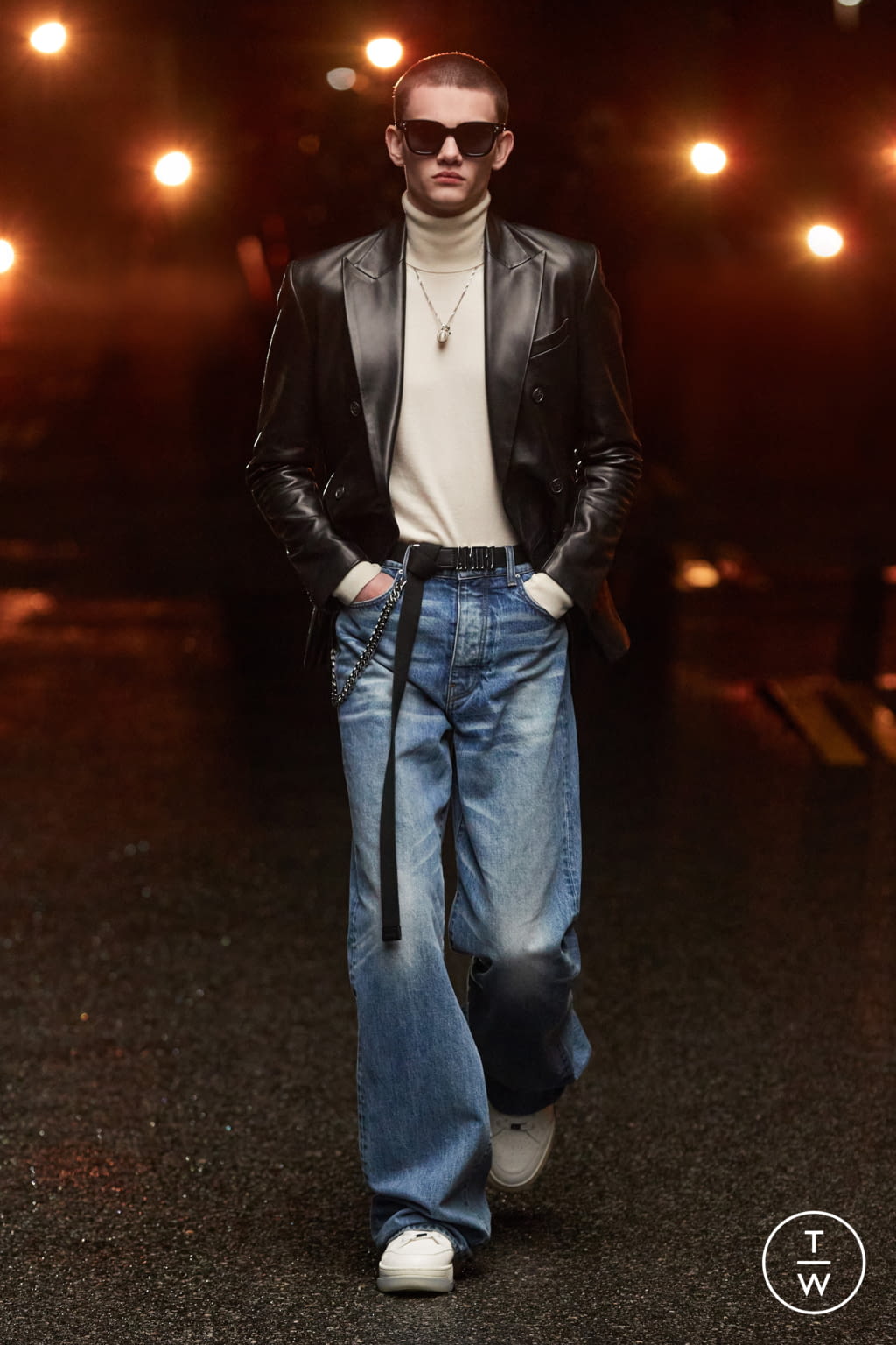 Fashion Week Paris Fall/Winter 2021 look 30 from the Amiri collection 男装
