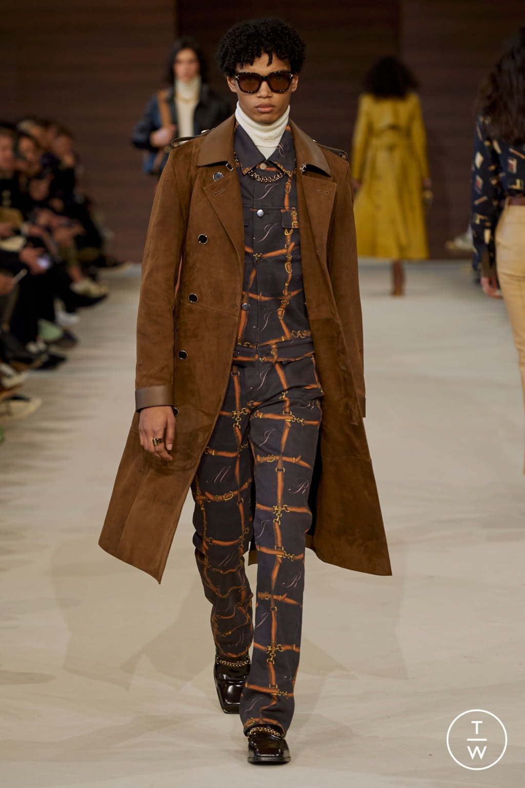 Fashion Week Paris Fall/Winter 2020 look 17 from the Amiri collection menswear