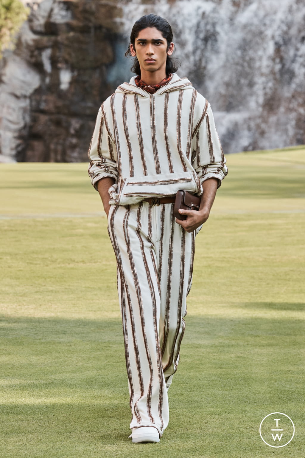 Fashion Week Paris Spring/Summer 2022 look 14 from the Amiri collection menswear