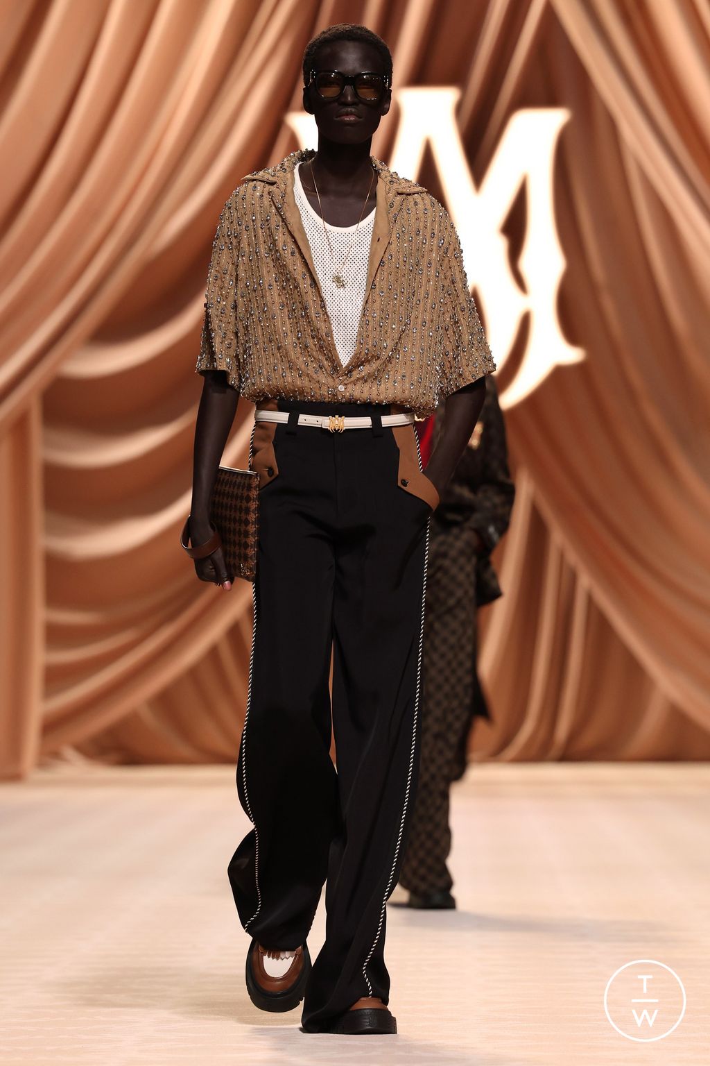 Fashion Week Paris Fall/Winter 2024 look 3 from the Amiri collection 男装