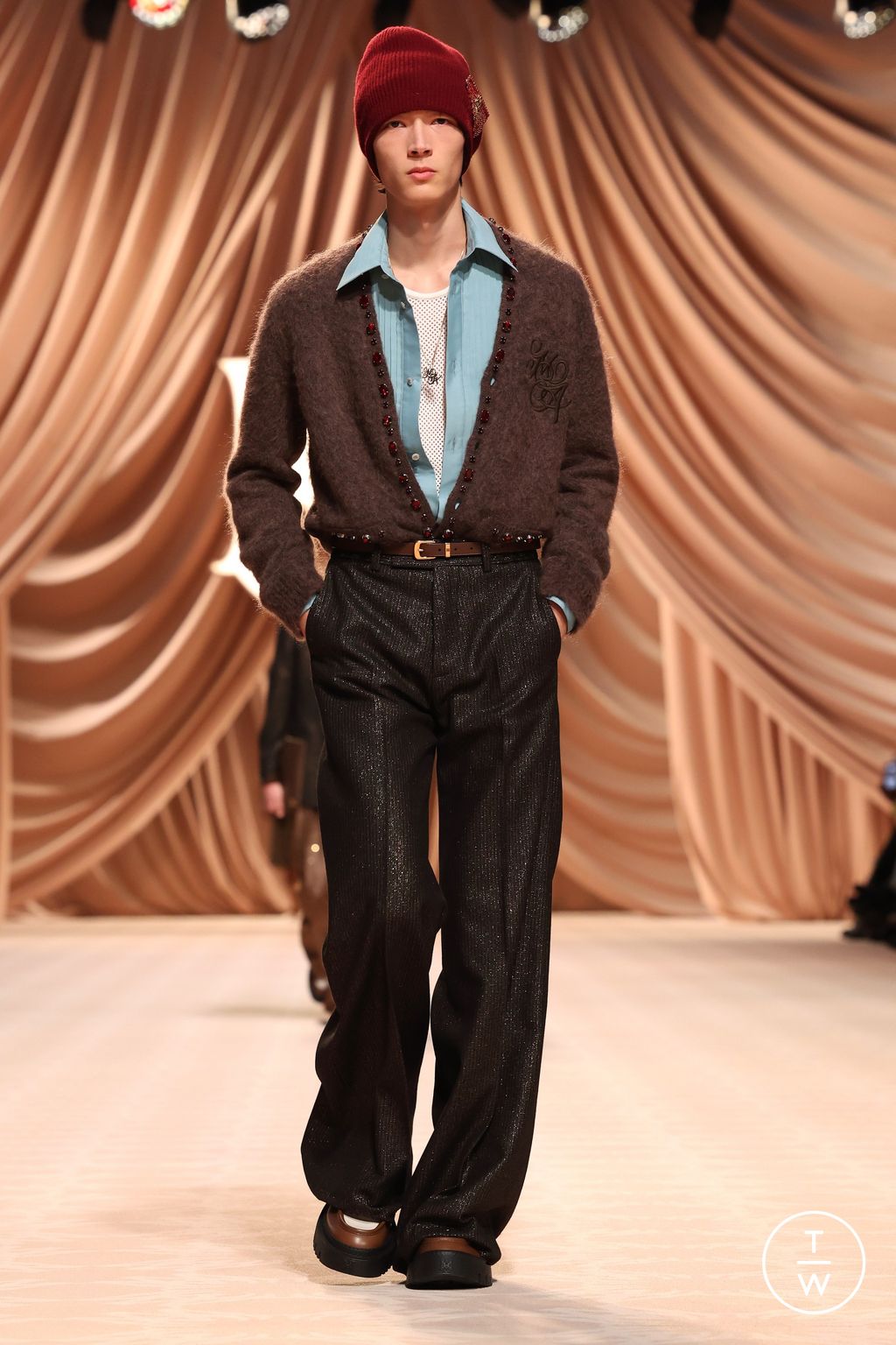 Fashion Week Paris Fall/Winter 2024 look 9 from the Amiri collection 男装