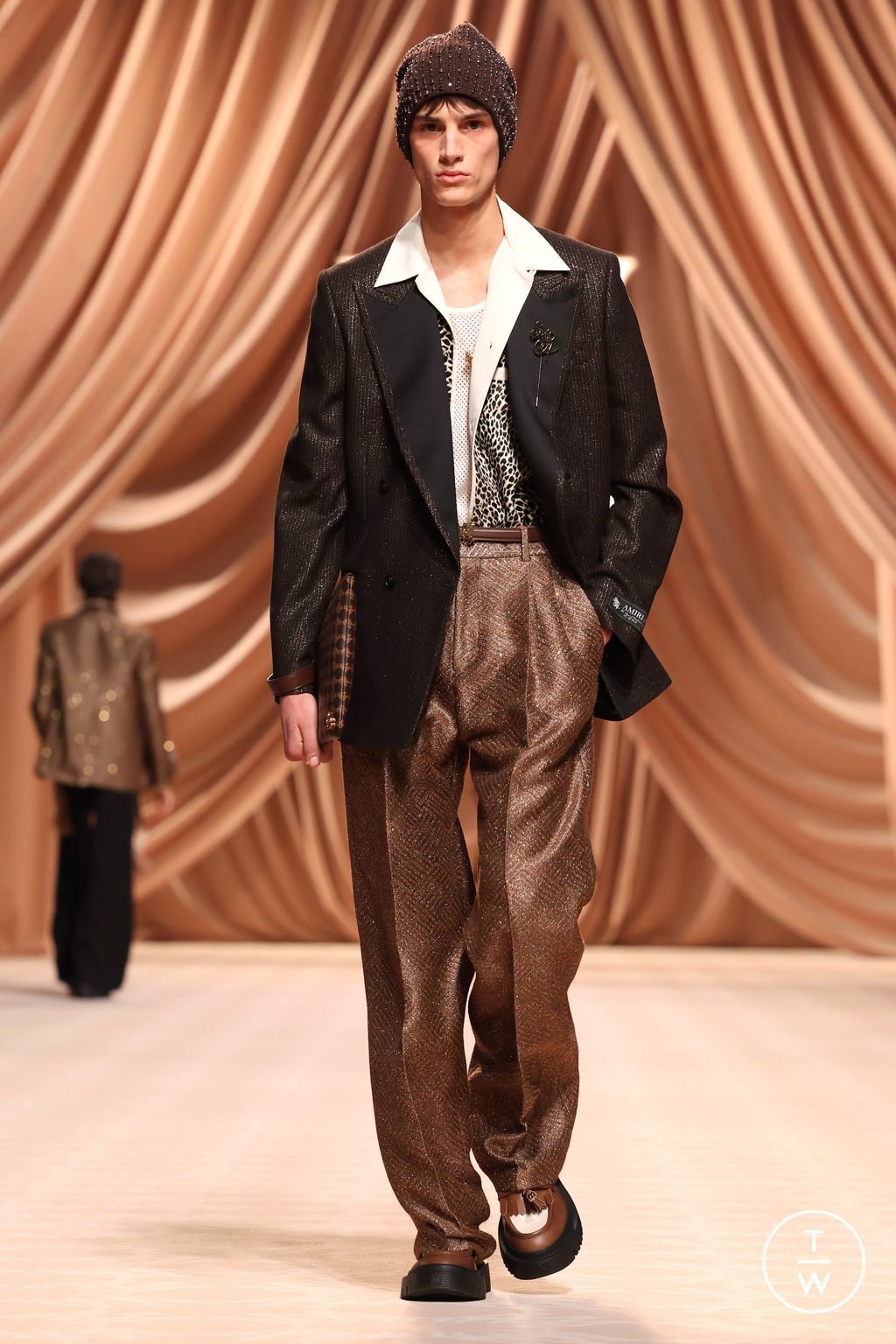 Fashion Week Paris Fall/Winter 2024 look 10 from the Amiri collection 男装