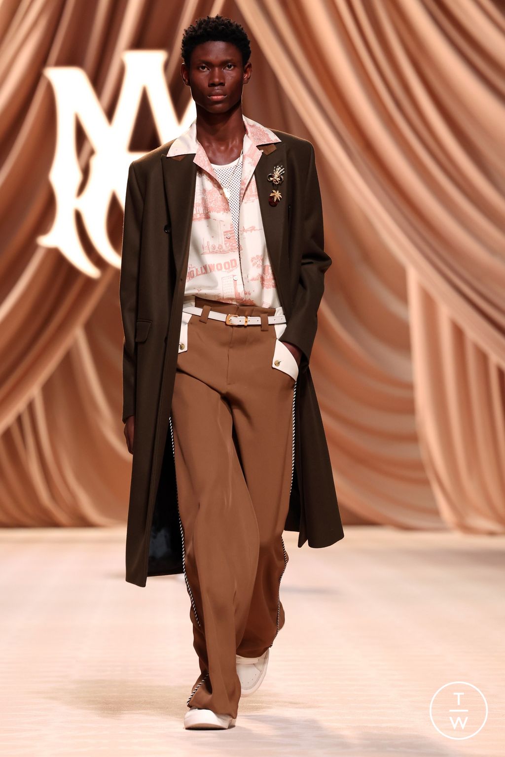 Fashion Week Paris Fall/Winter 2024 look 11 from the Amiri collection menswear