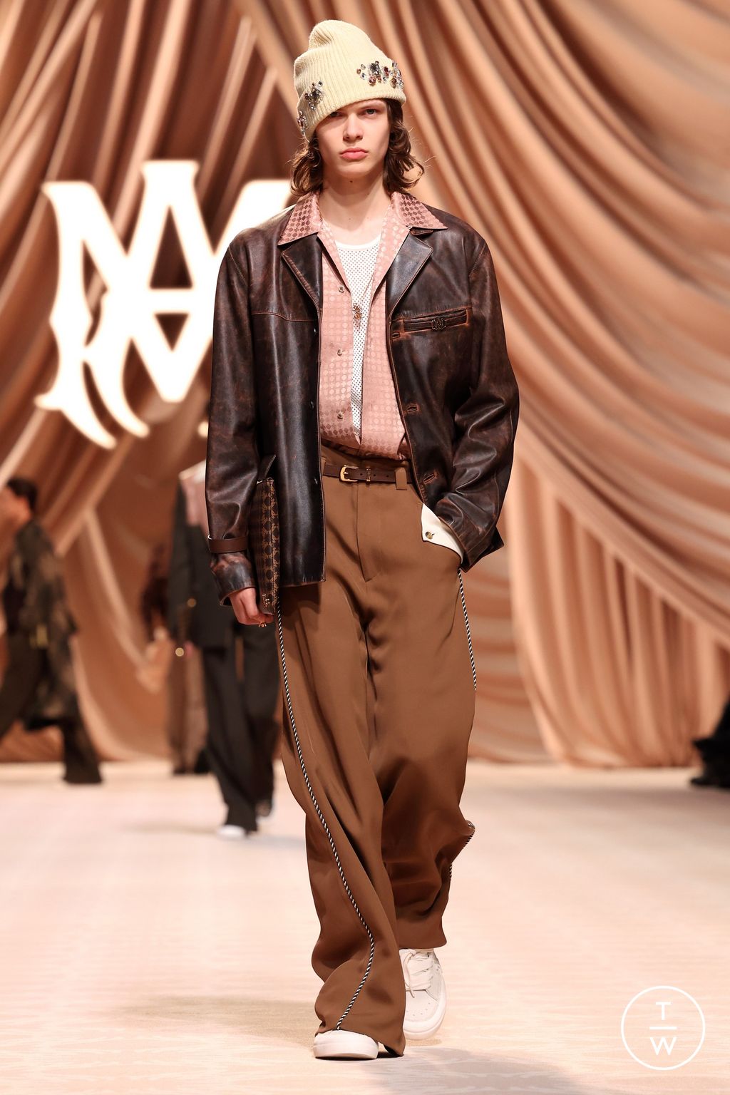 Fashion Week Paris Fall/Winter 2024 look 12 from the Amiri collection 男装