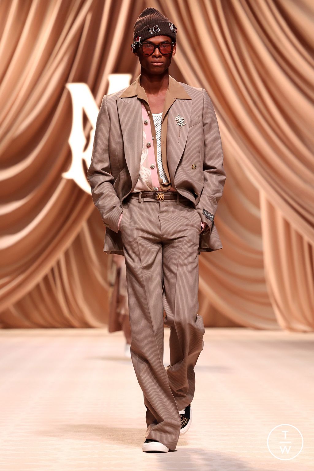 Fashion Week Paris Fall/Winter 2024 look 16 from the Amiri collection 男装