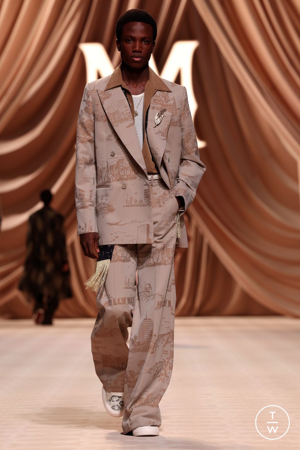Fashion Week Paris Fall/Winter 2024 look 18 from the Amiri collection menswear