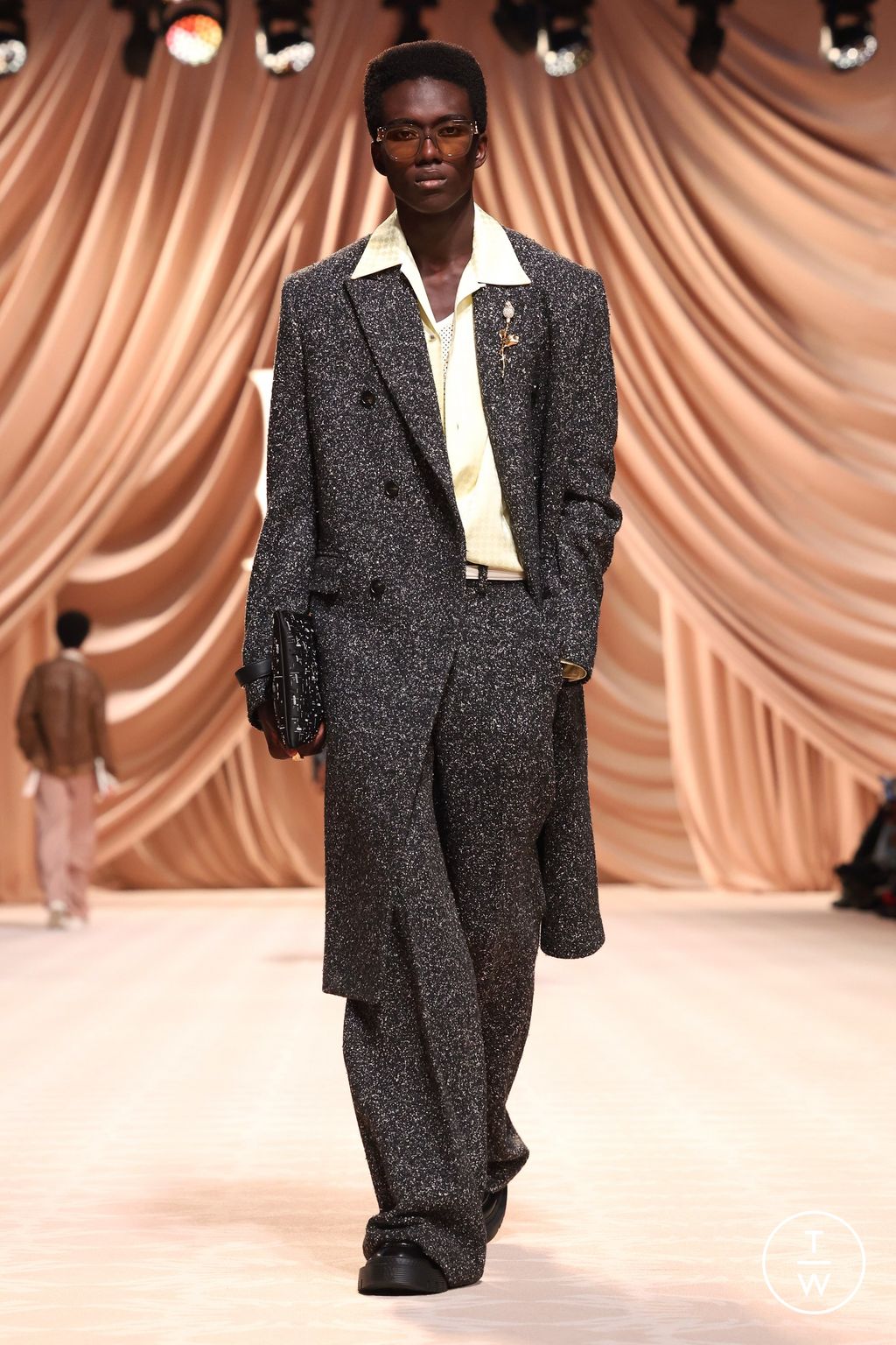 Fashion Week Paris Fall/Winter 2024 look 24 from the Amiri collection 男装