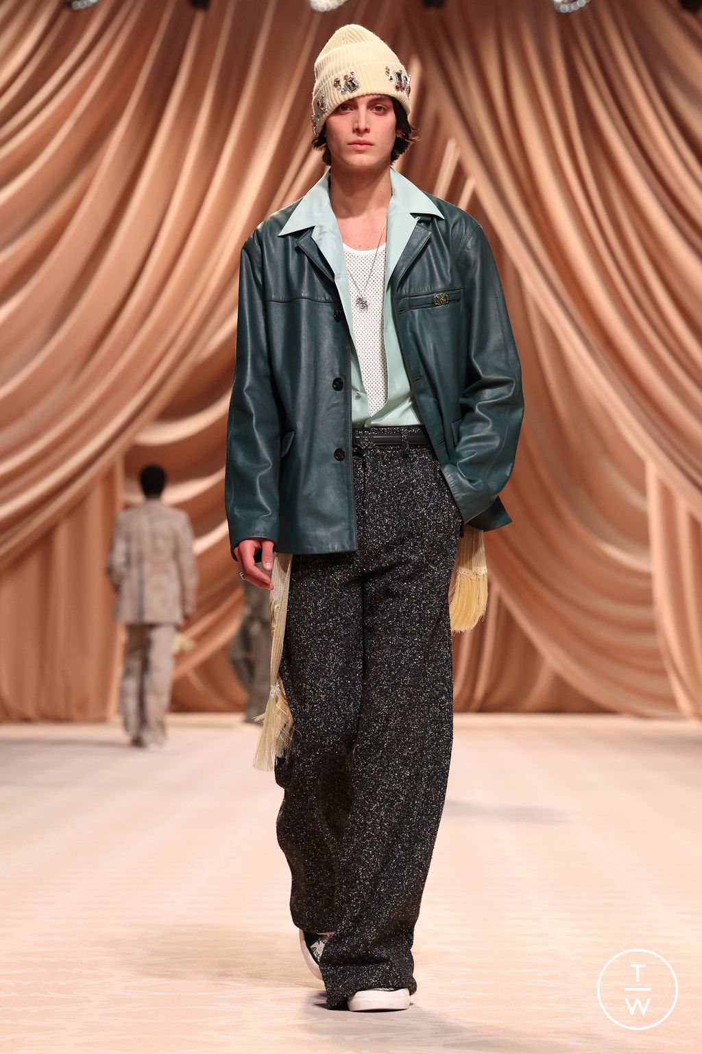Fashion Week Paris Fall/Winter 2024 look 27 from the Amiri collection menswear