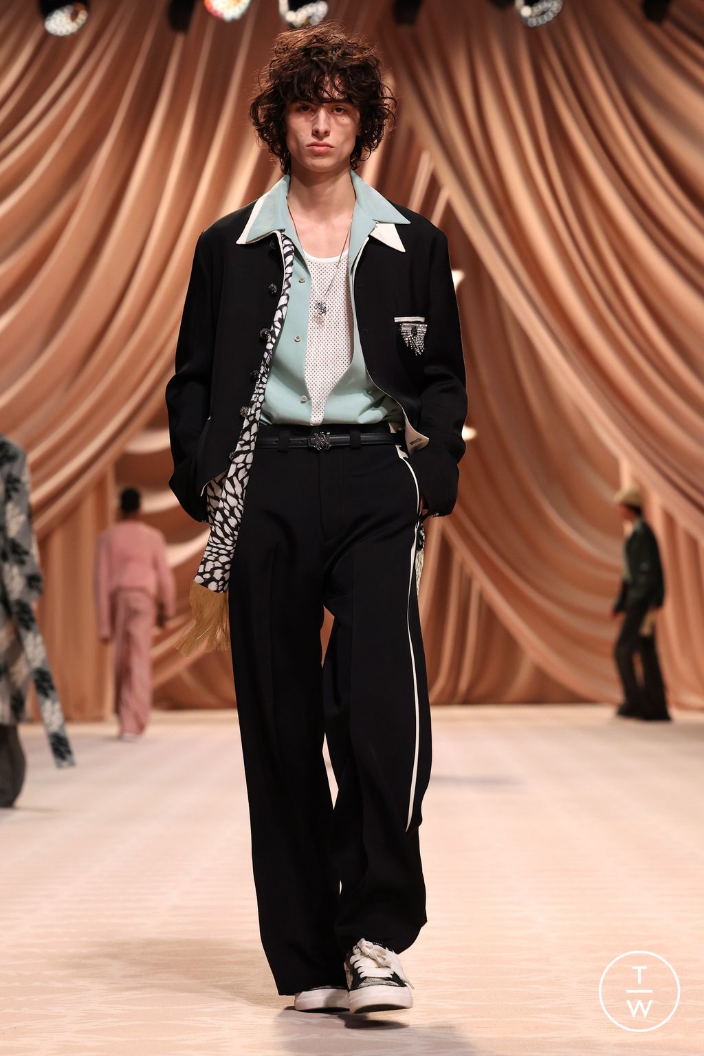 Fashion Week Paris Fall/Winter 2024 look 31 from the Amiri collection 男装