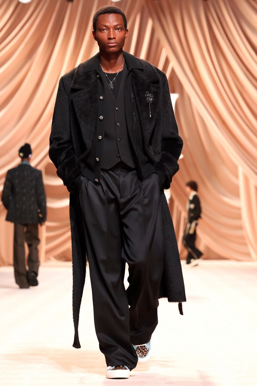Fashion Week Paris Fall/Winter 2024 look 35 from the Amiri collection 男装
