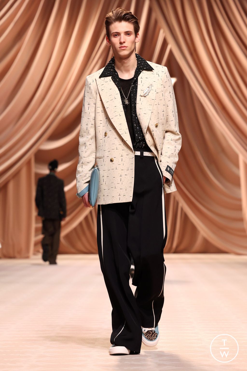 Fashion Week Paris Fall/Winter 2024 look 36 from the Amiri collection menswear