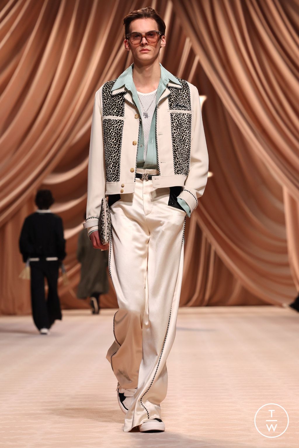Fashion Week Paris Fall/Winter 2024 look 41 from the Amiri collection 男装