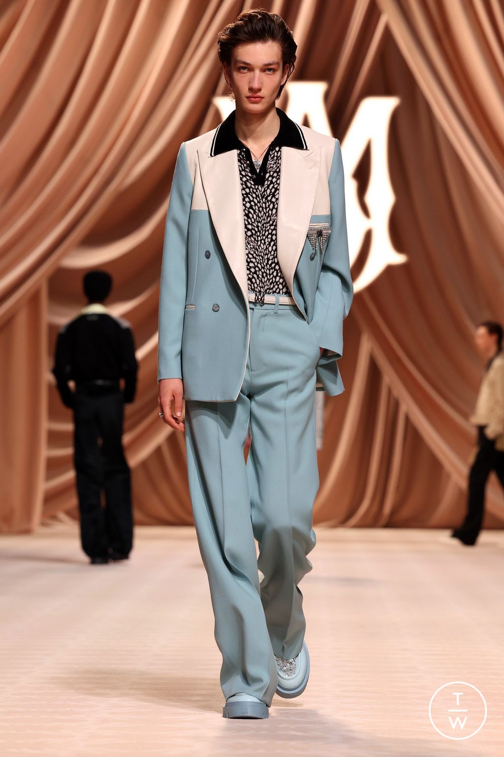 Fashion Week Paris Fall/Winter 2024 look 42 from the Amiri collection 男装