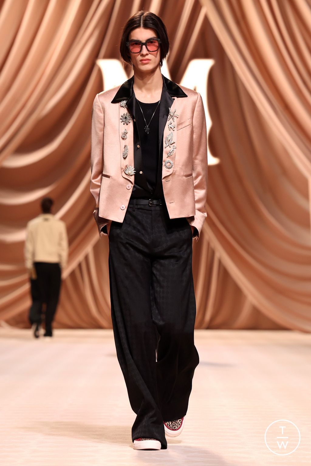 Fashion Week Paris Fall/Winter 2024 look 48 from the Amiri collection 男装