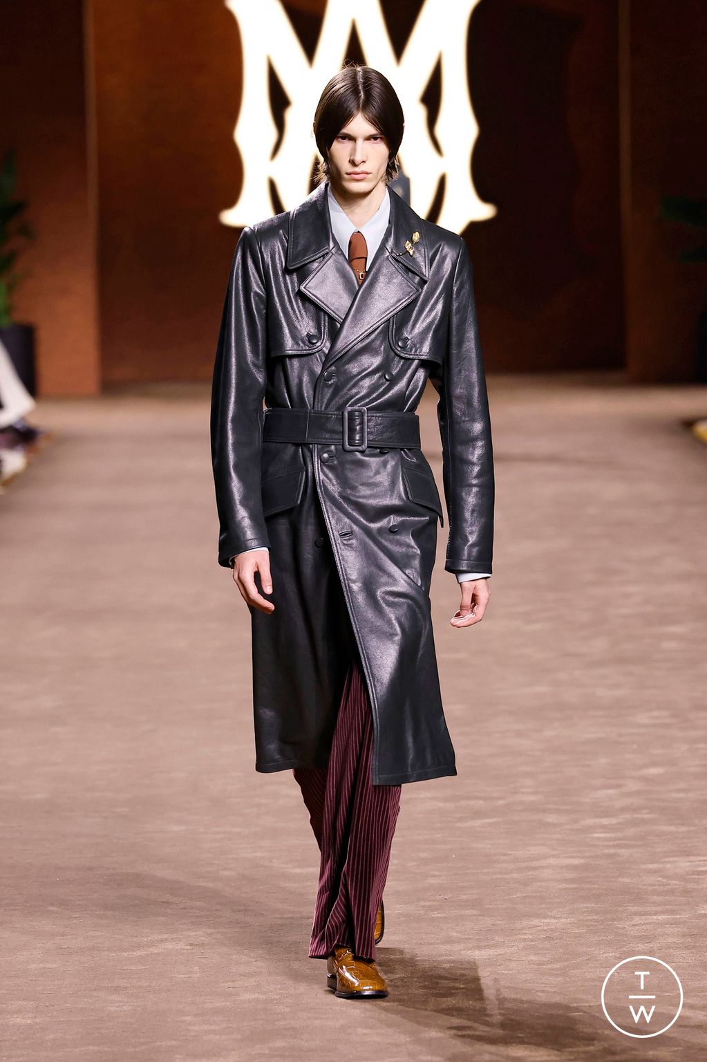 Fashion Week Paris Fall/Winter 2025 look 1 from the Amiri collection menswear