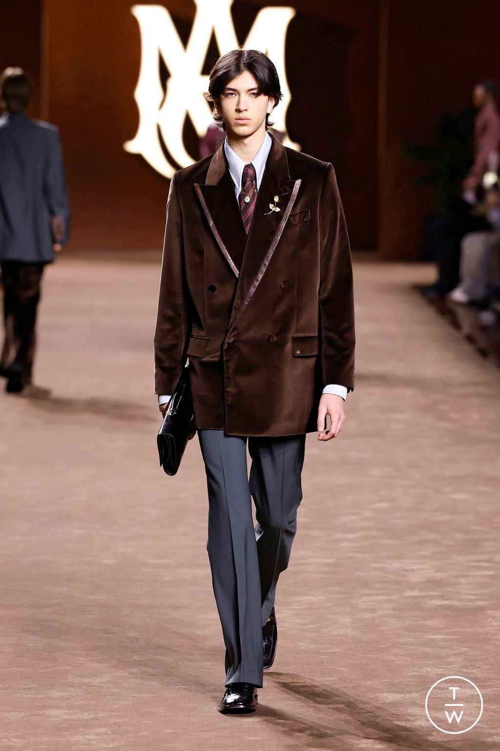 Fashion Week Paris Fall/Winter 2025 look 11 from the Amiri collection menswear