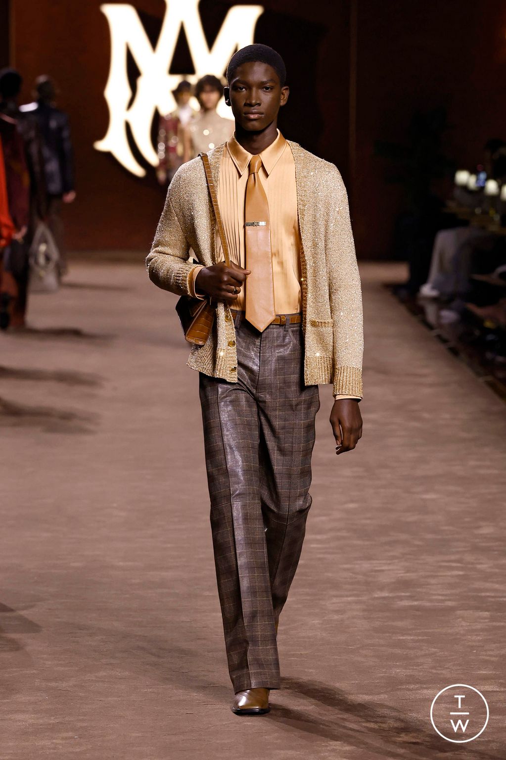 Fashion Week Paris Fall/Winter 2025 look 19 from the Amiri collection 男装