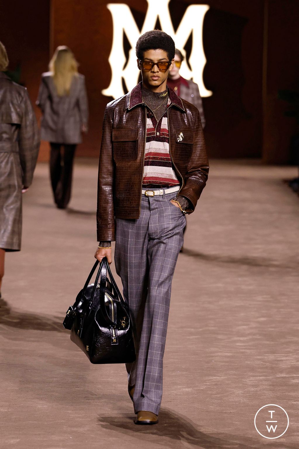 Fashion Week Paris Fall/Winter 2025 look 26 from the Amiri collection menswear