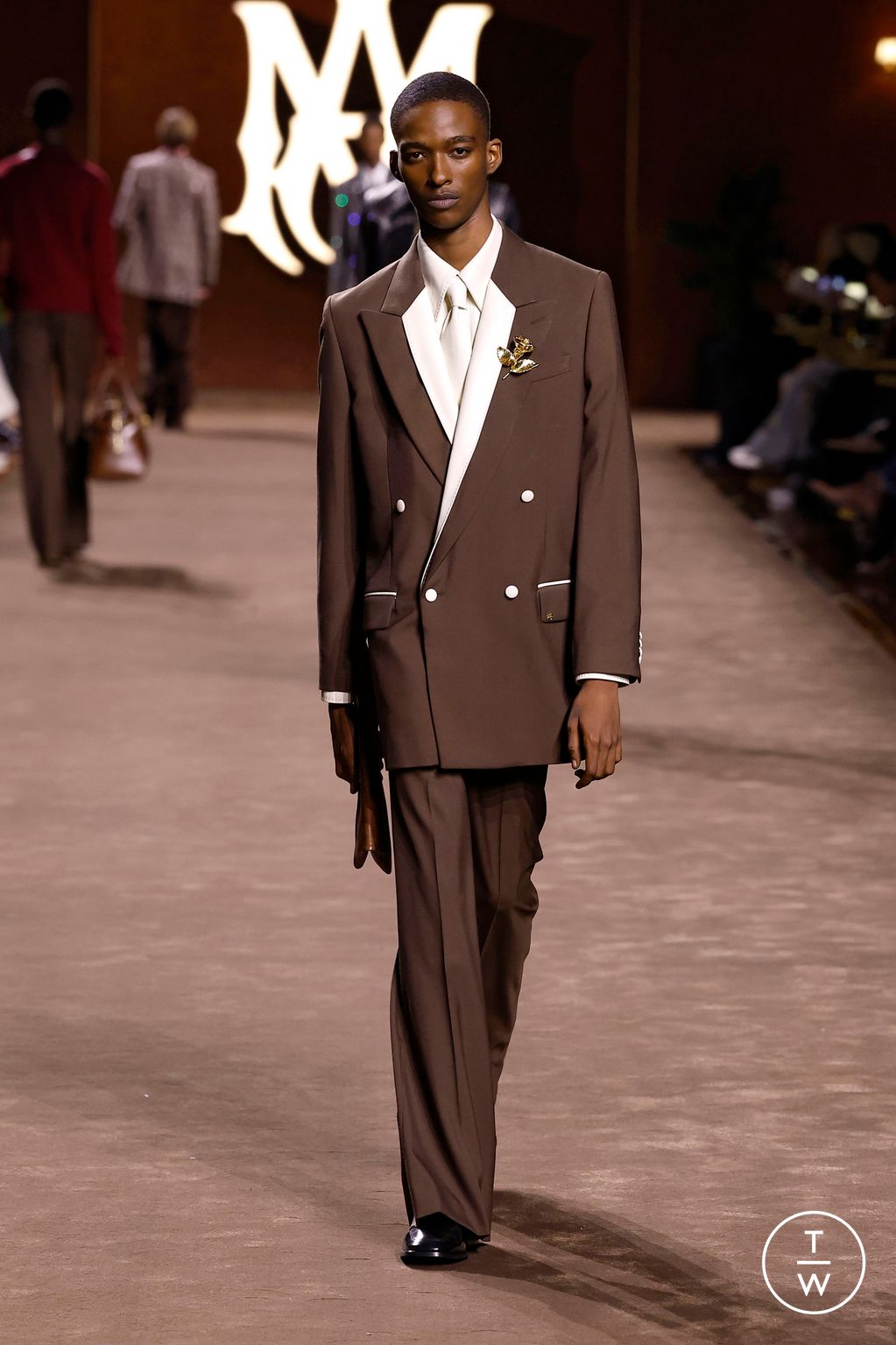 Fashion Week Paris Fall/Winter 2025 look 38 from the Amiri collection 男装