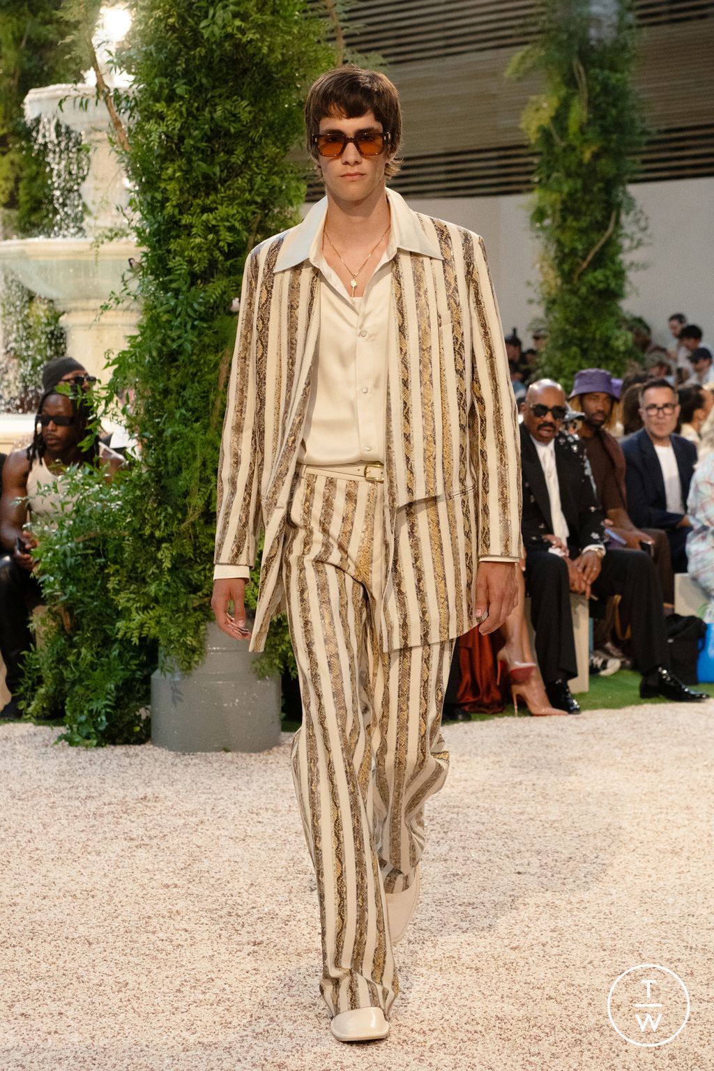 Fashion Week Paris Spring/Summer 2026 look 6 from the Amiri collection menswear