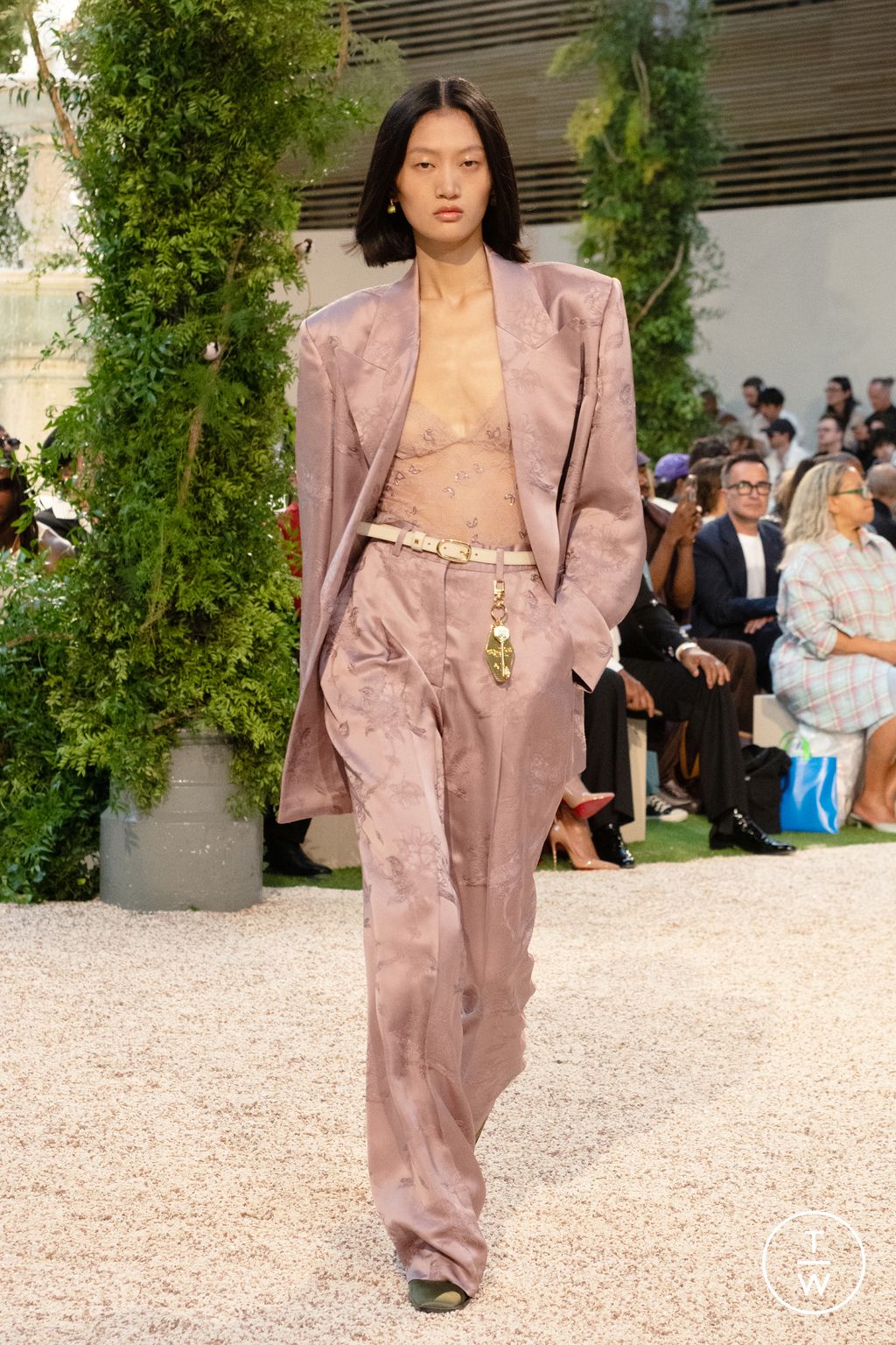 Fashion Week Paris Spring/Summer 2026 look 39 from the Amiri collection menswear