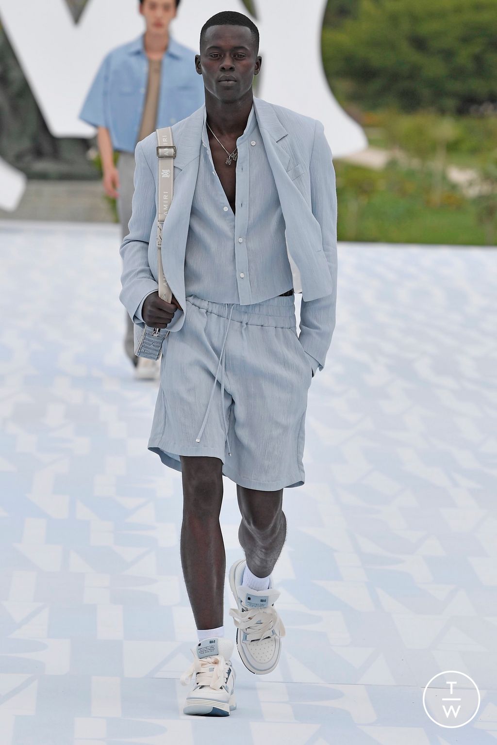 Fashion Week Paris Spring/Summer 2023 look 2 from the Amiri collection 男装