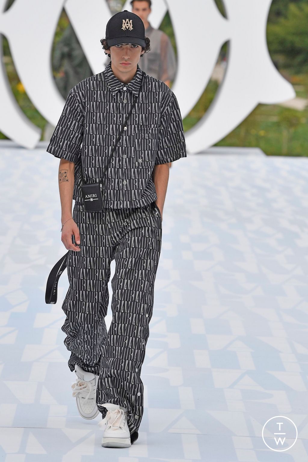 Fashion Week Paris Spring/Summer 2023 look 18 from the Amiri collection menswear