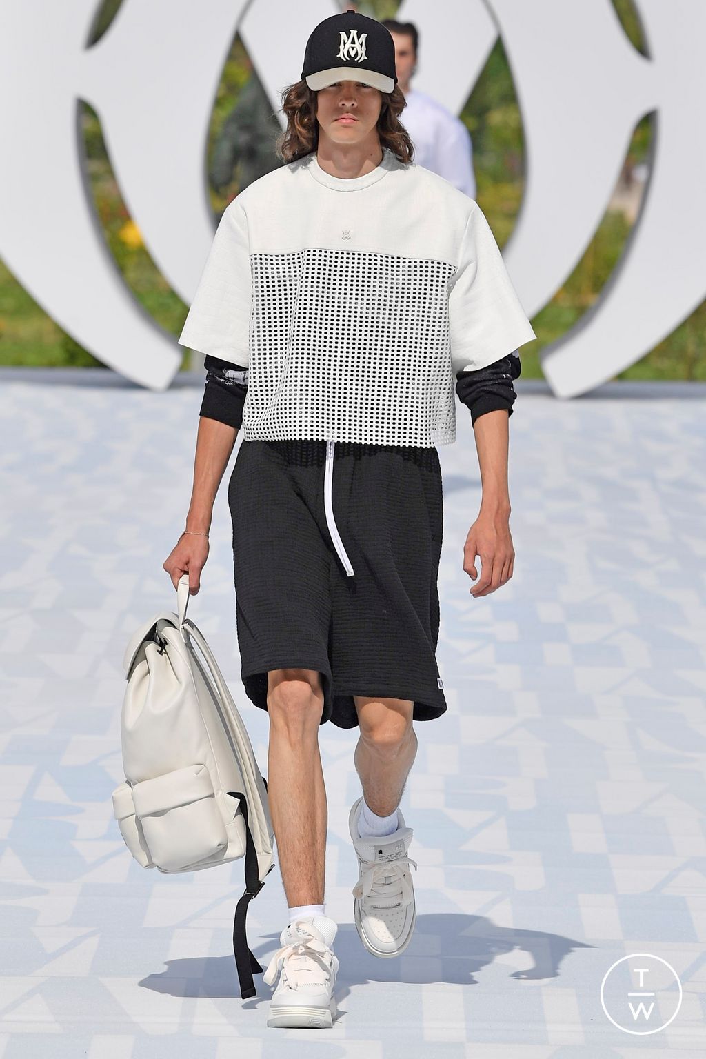 Fashion Week Paris Spring/Summer 2023 look 24 from the Amiri collection 男装