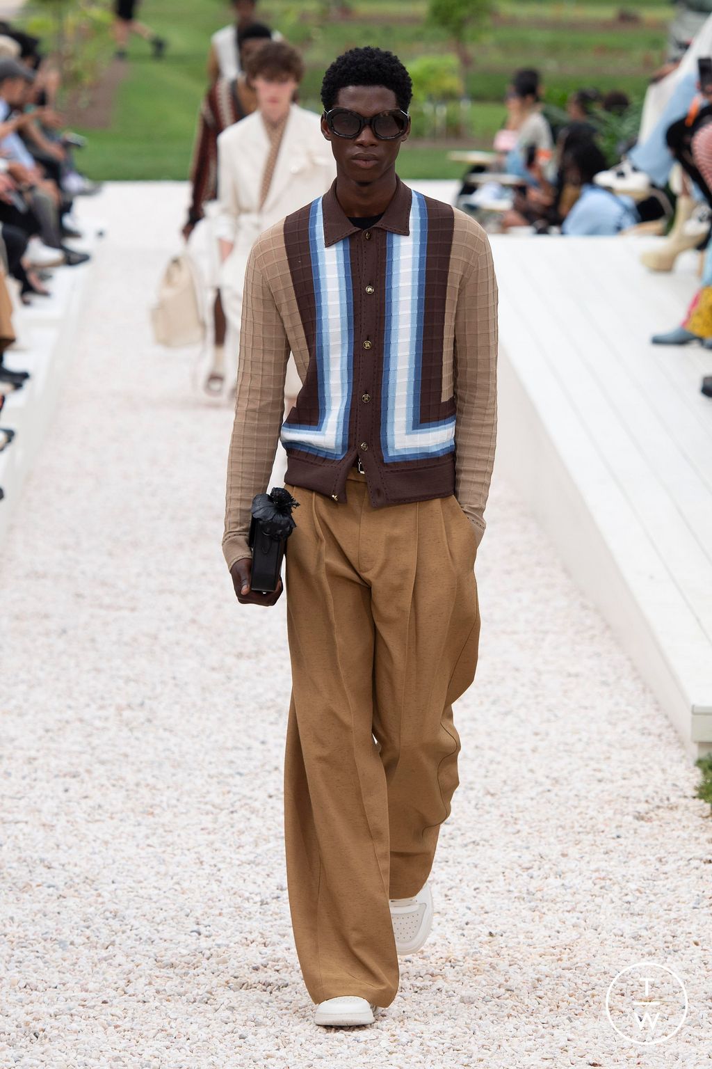 Fashion Week Paris Spring/Summer 2024 look 38 from the Amiri collection menswear