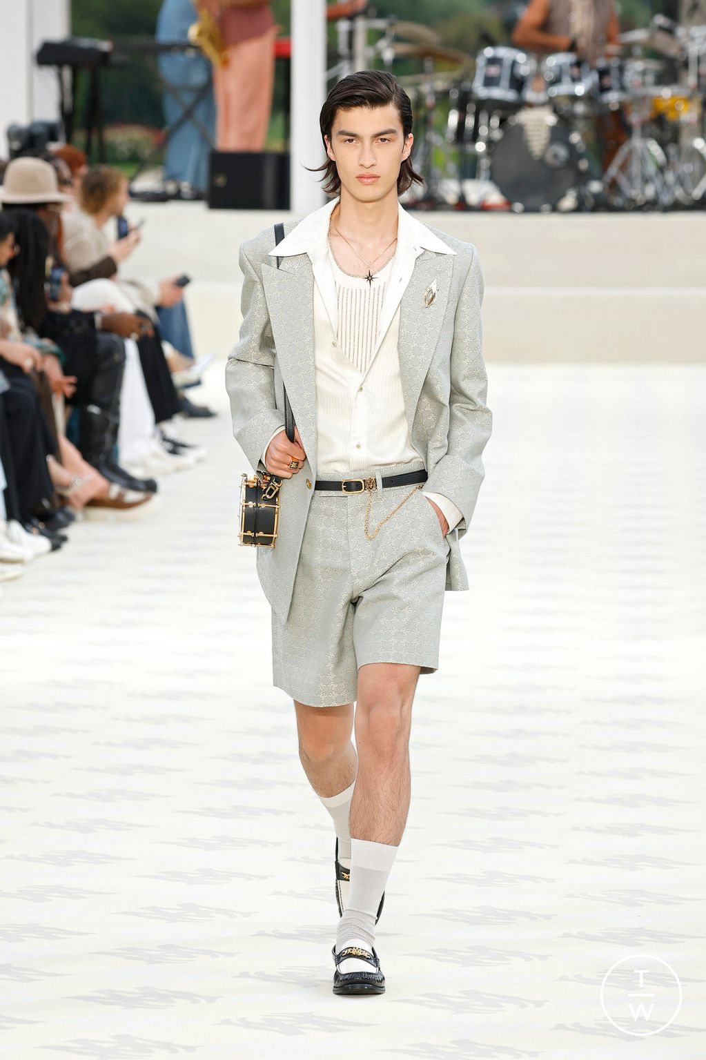 Fashion Week Paris Spring/Summer 2025 look 6 from the Amiri collection 男装