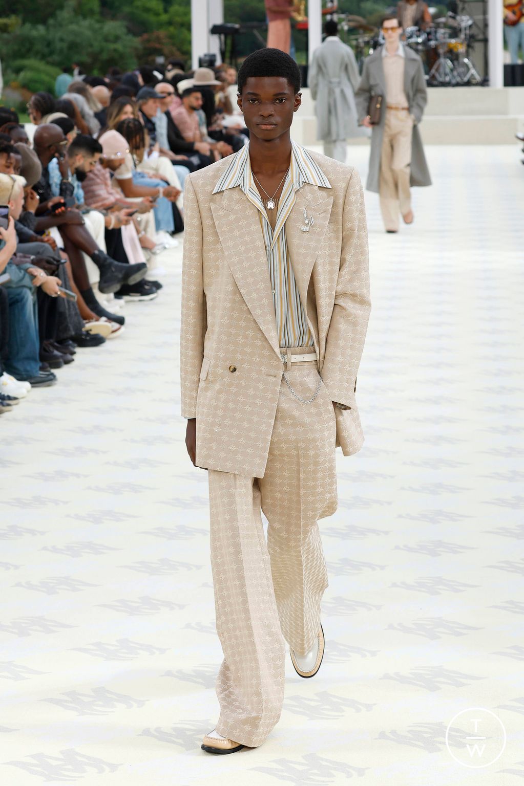 Fashion Week Paris Spring-Summer 2025 look 14 from the Amiri collection menswear