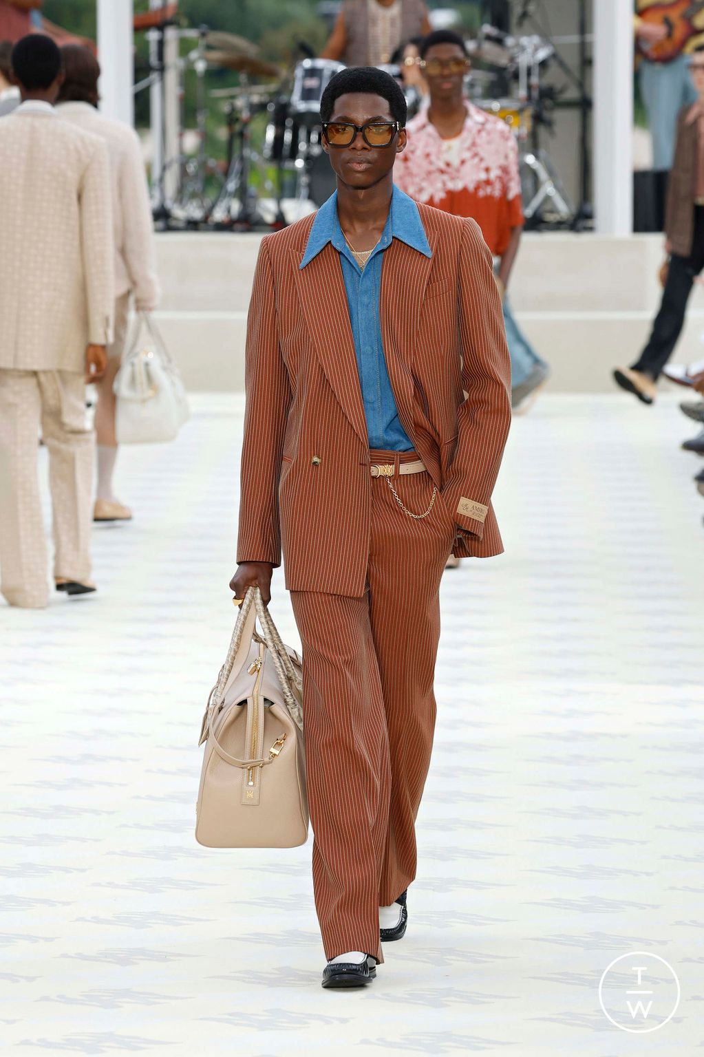 Fashion Week Paris Spring-Summer 2025 look 22 from the Amiri collection menswear