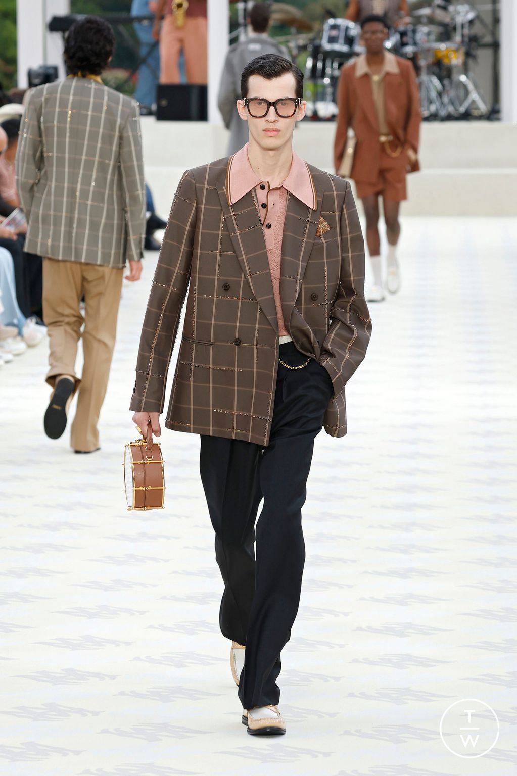 Fashion Week Paris Spring/Summer 2025 look 24 from the Amiri collection 男装