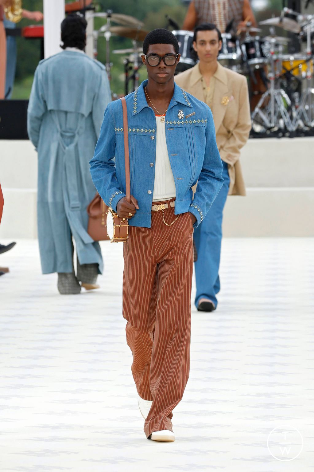 Fashion Week Paris Spring-Summer 2025 look 27 from the Amiri collection menswear