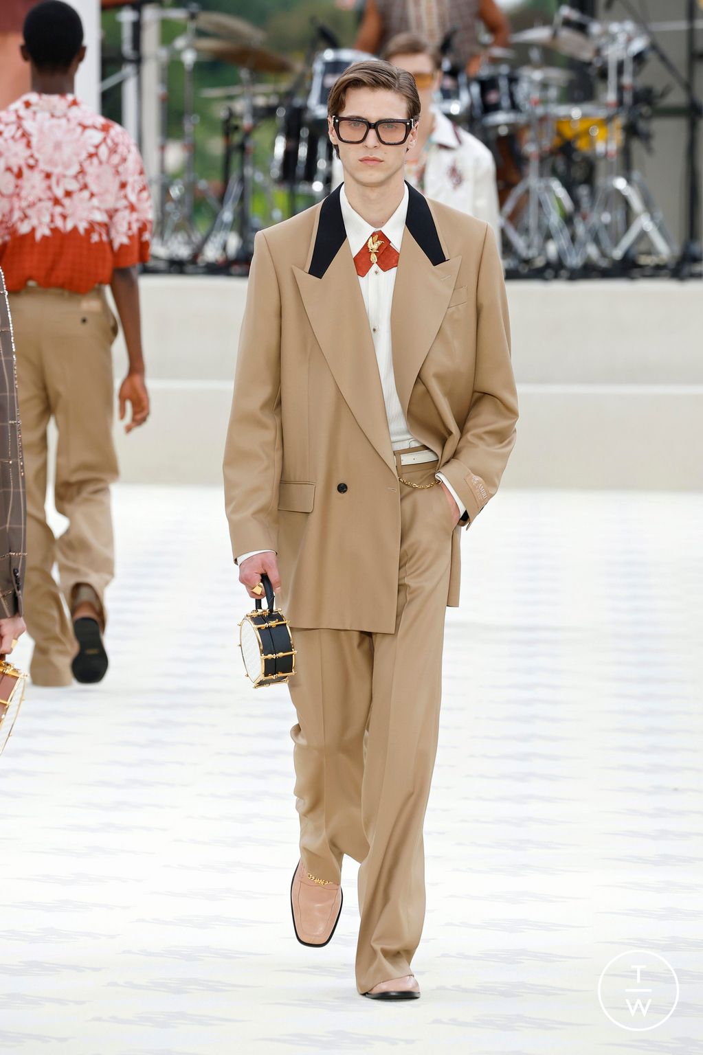 Fashion Week Paris Spring-Summer 2025 look 31 from the Amiri collection menswear