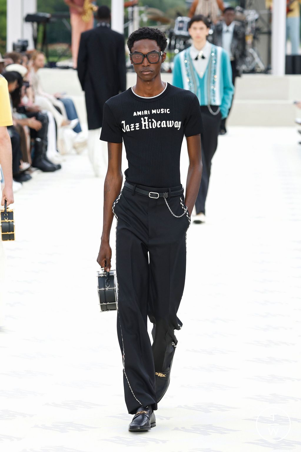 Fashion Week Paris Spring/Summer 2025 look 49 from the Amiri collection 男装