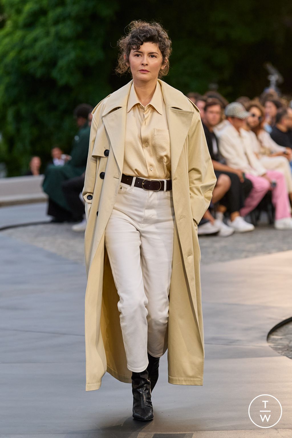 Fashion Week Paris Spring/Summer 2023 look 1 from the Ami collection menswear