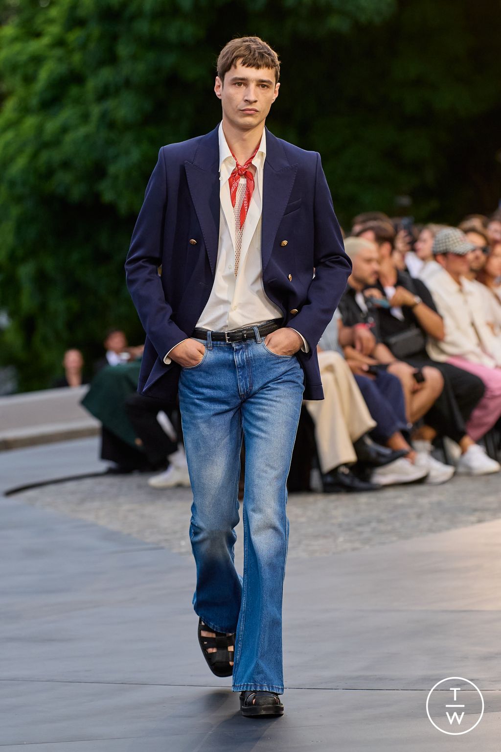 Fashion Week Paris Spring/Summer 2023 look 2 from the Ami collection menswear