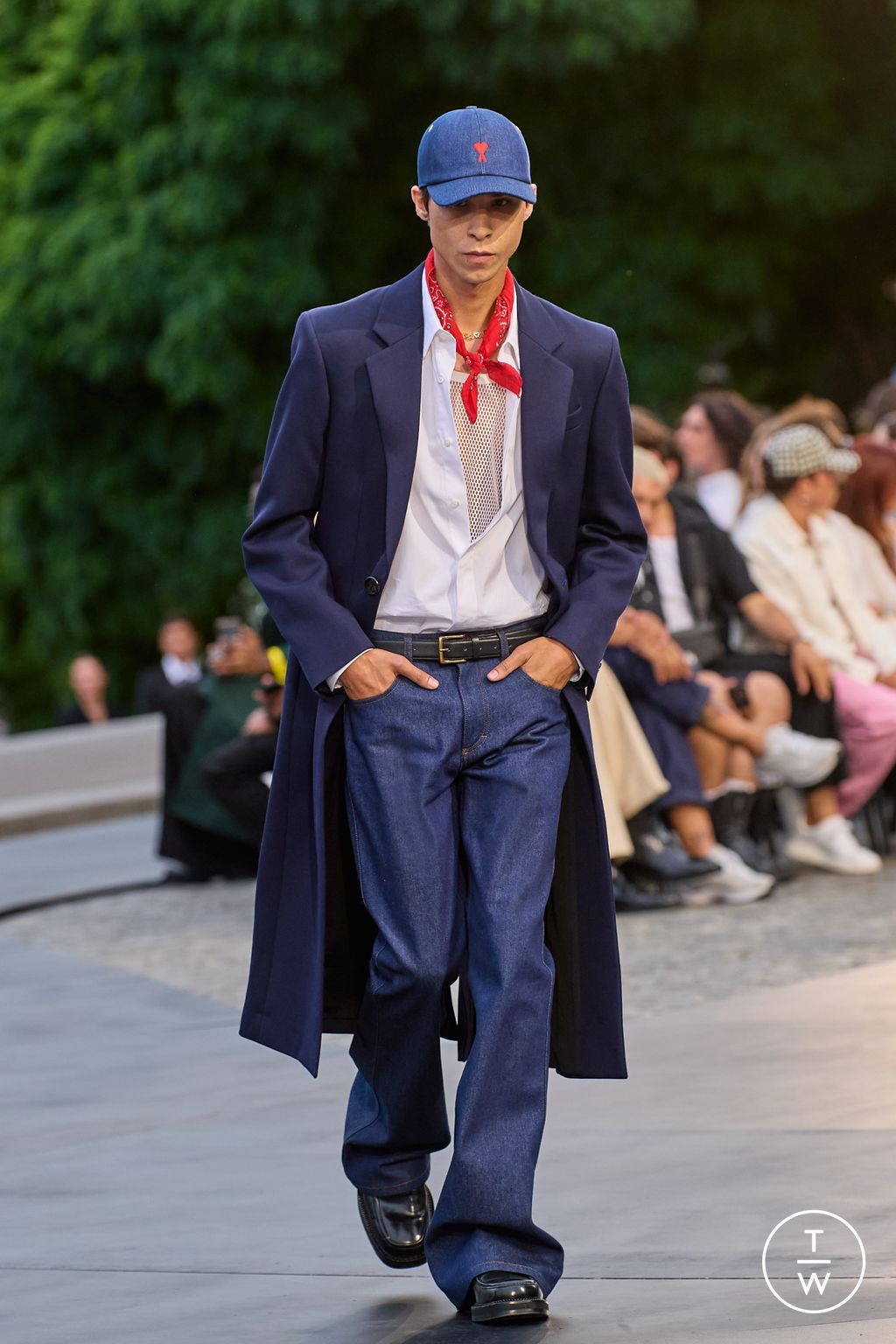 Fashion Week Paris Spring/Summer 2023 look 16 from the Ami collection menswear