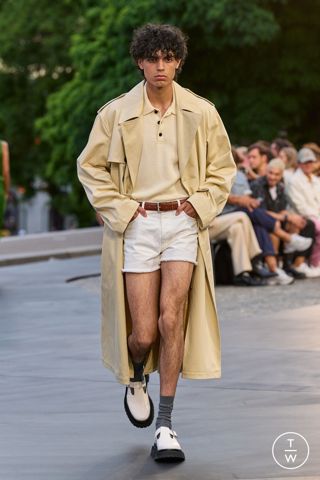 Fashion Week Paris Spring/Summer 2023 look 23 from the Ami collection menswear
