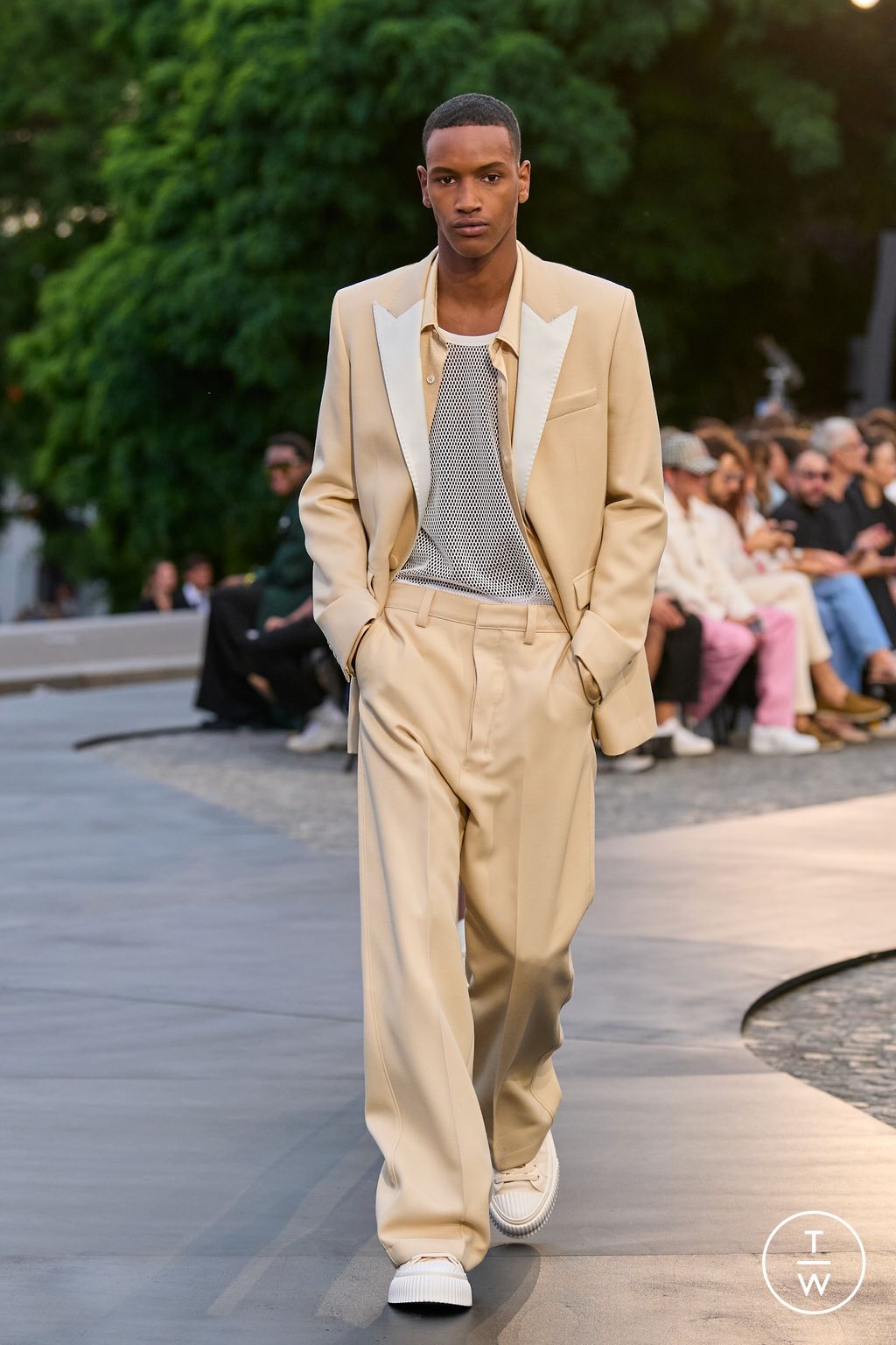 Fashion Week Paris Spring/Summer 2023 look 34 from the Ami collection menswear