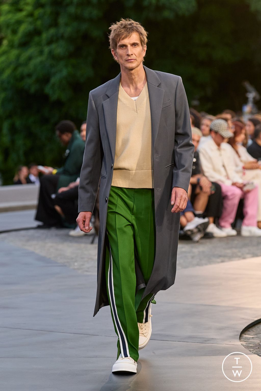 Fashion Week Paris Spring/Summer 2023 look 41 from the Ami collection 男装