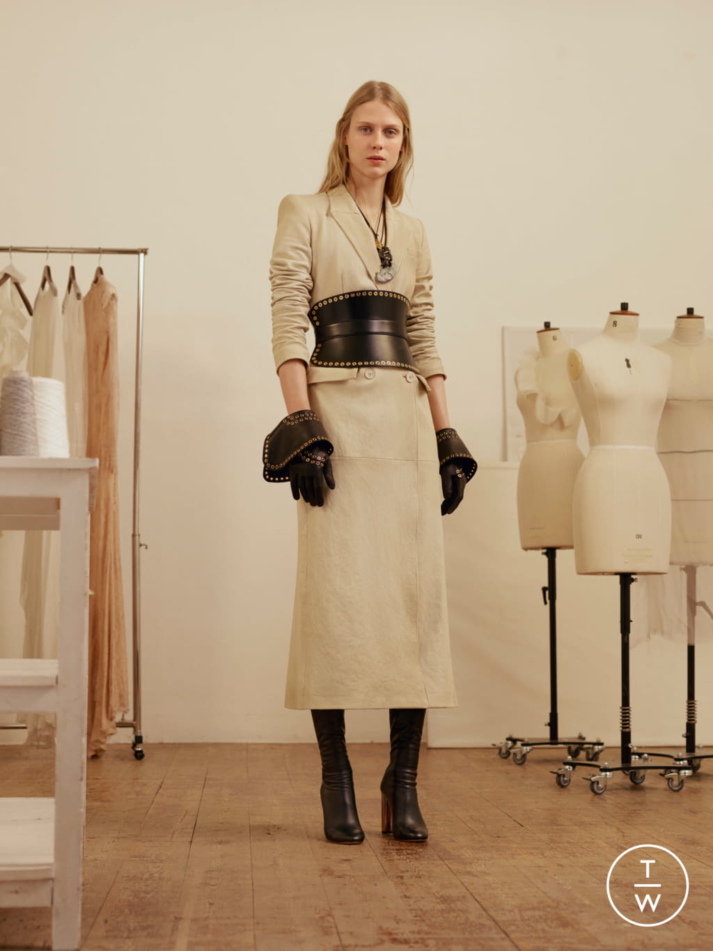 Fashion Week Paris Pre-Fall 2017 look 3 de la collection Alexander McQueen womenswear