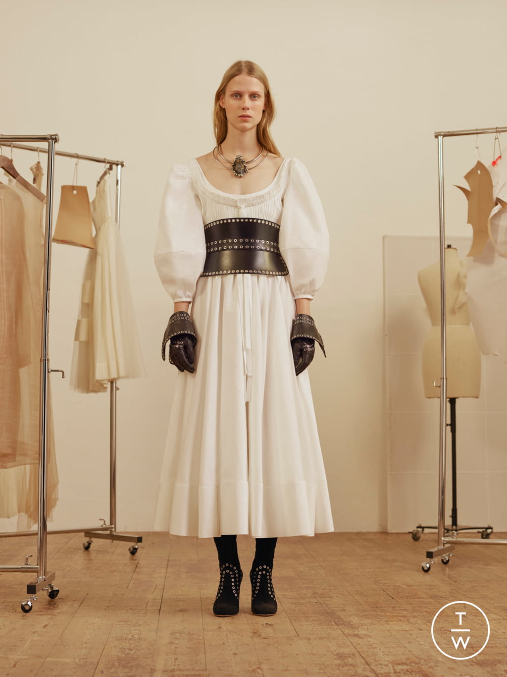 Fashion Week Paris Pre-Fall 2017 look 31 de la collection Alexander McQueen womenswear