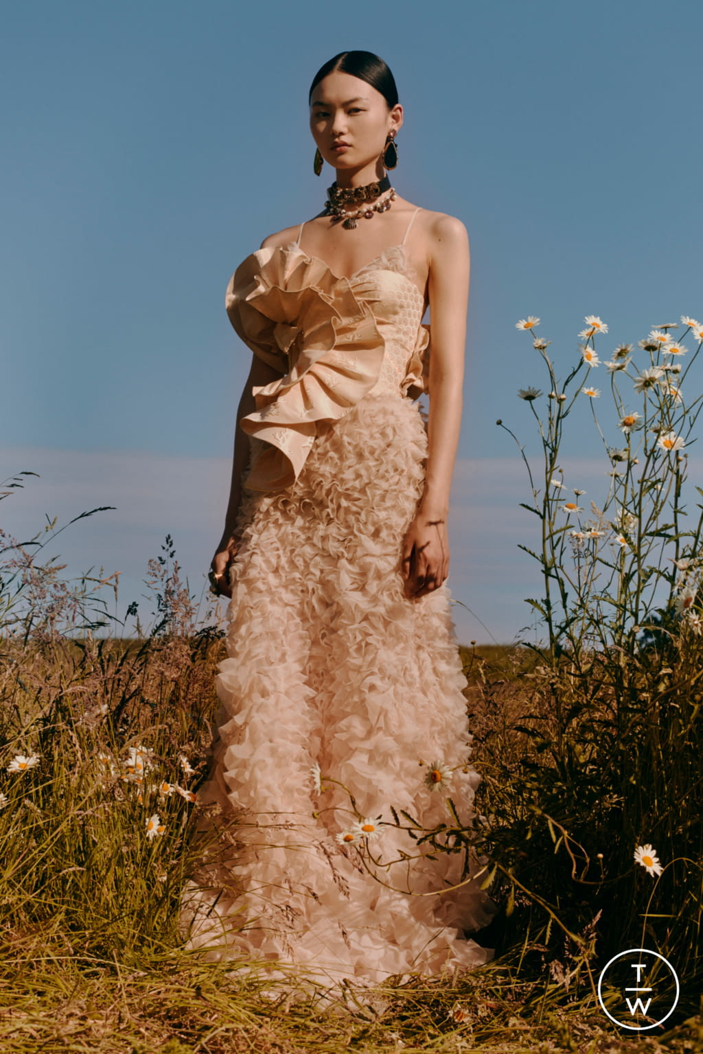Fashion Week Paris Resort 2019 look 38 from the Alexander McQueen collection 女装