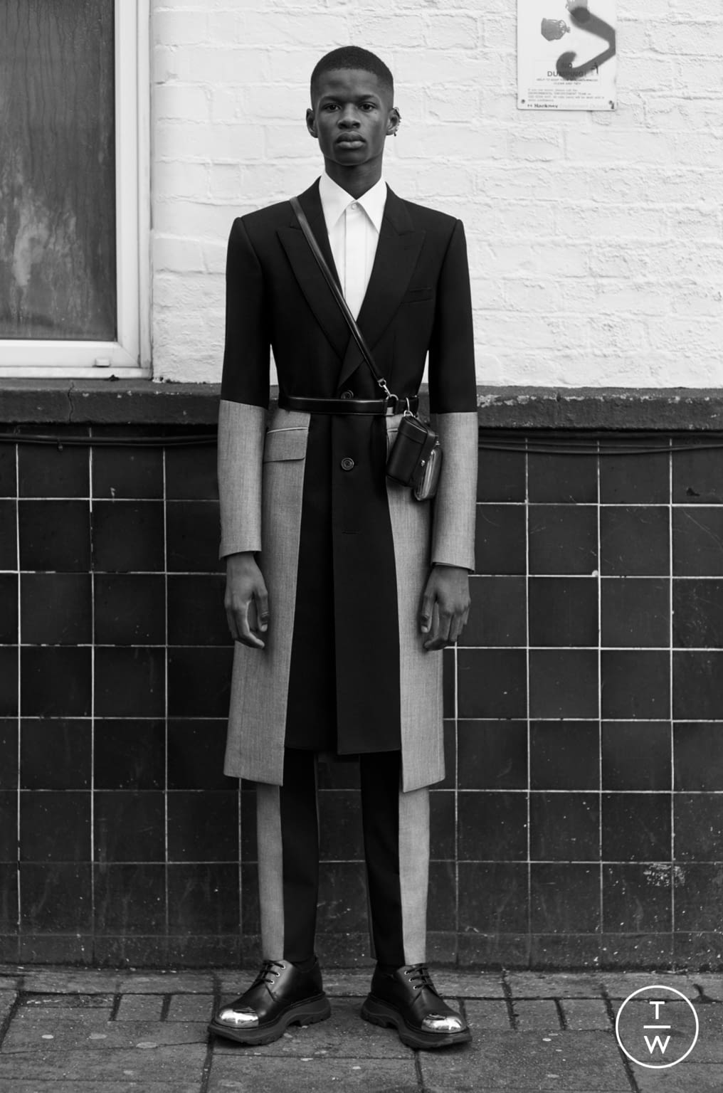 Fashion Week Milan Fall/Winter 2020 look 3 de la collection Alexander McQueen menswear