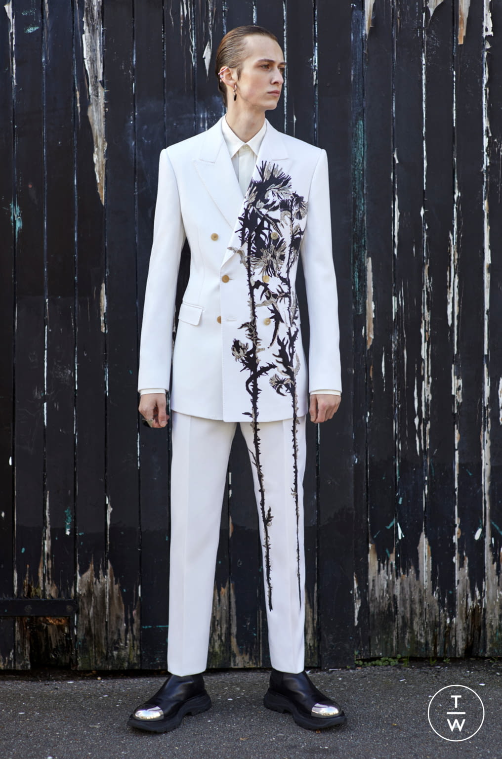Fashion Week Milan Fall/Winter 2020 look 7 from the Alexander McQueen collection 男装