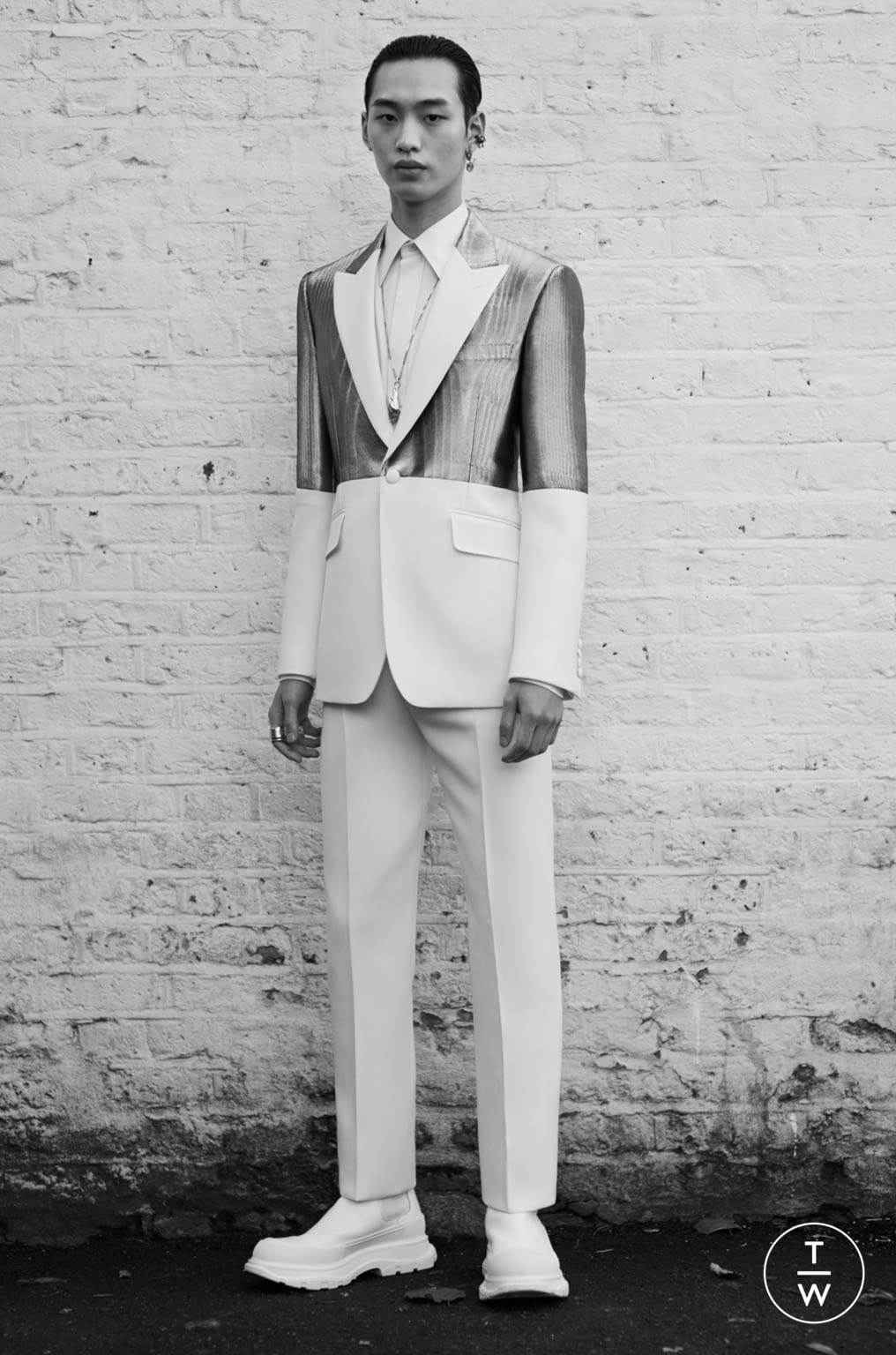 Fashion Week Milan Fall/Winter 2020 look 25 de la collection Alexander McQueen menswear