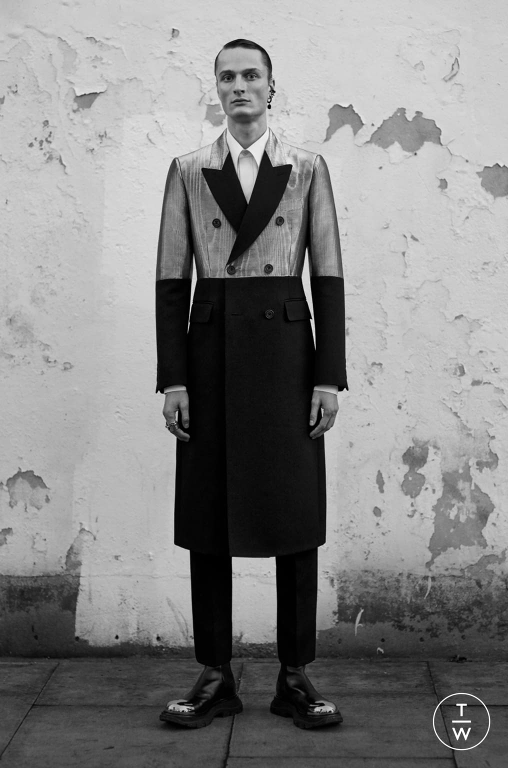 Fashion Week Milan Fall/Winter 2020 look 27 de la collection Alexander McQueen menswear