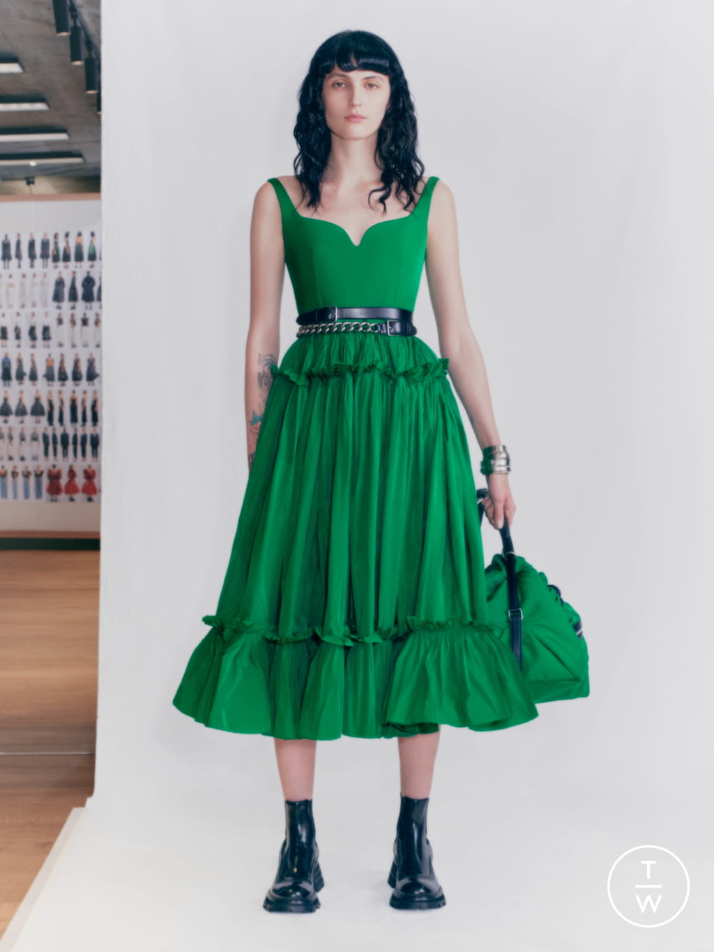 Fashion Week Paris Pre-Fall 2021 look 11 de la collection Alexander McQueen womenswear